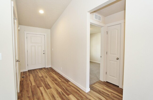 Photo - 4044 Queen Anne Dr
