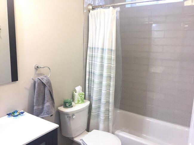 Photo - 2225 Spruce St
