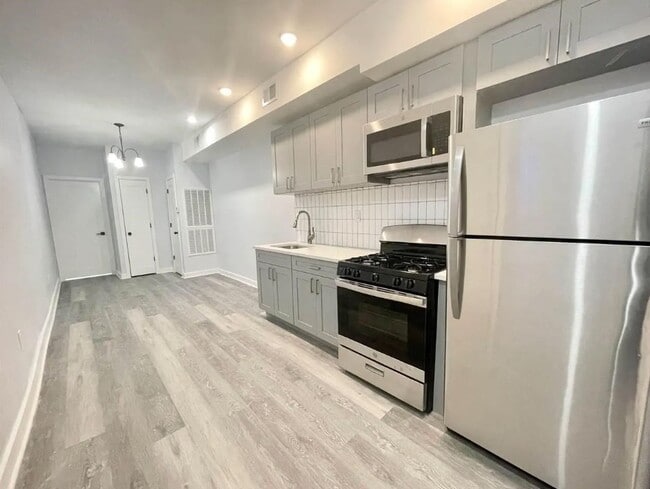 Building Photo - 87 Sherman Ave Unit 2