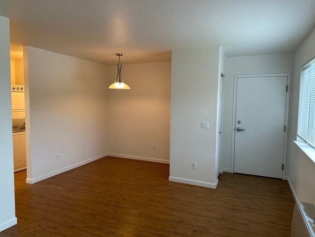 Photo - 3479 Landings St