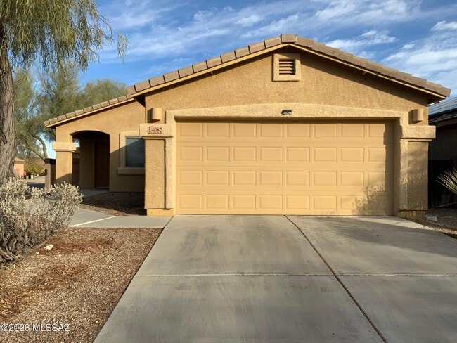 Building Photo - 4087 E Lushfield Dr