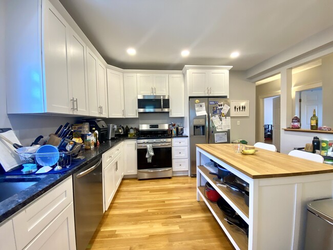 Photo - 1429 Cambridge St Unit 1B