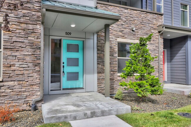 Photo - 509 E Trackstand Ln Townhome