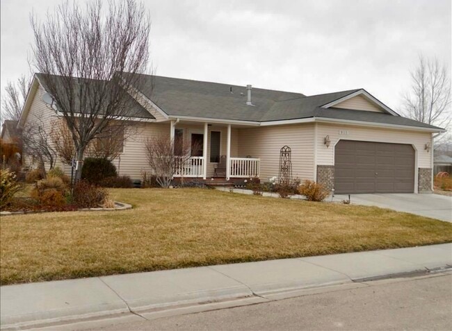 Photo - 925 Julia St