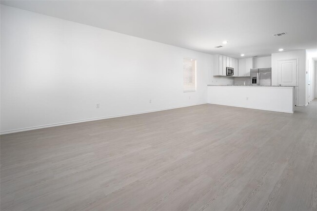 Photo - 2023 Delphine Dr