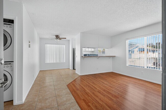 1066 Coronado Ave Unidad 204