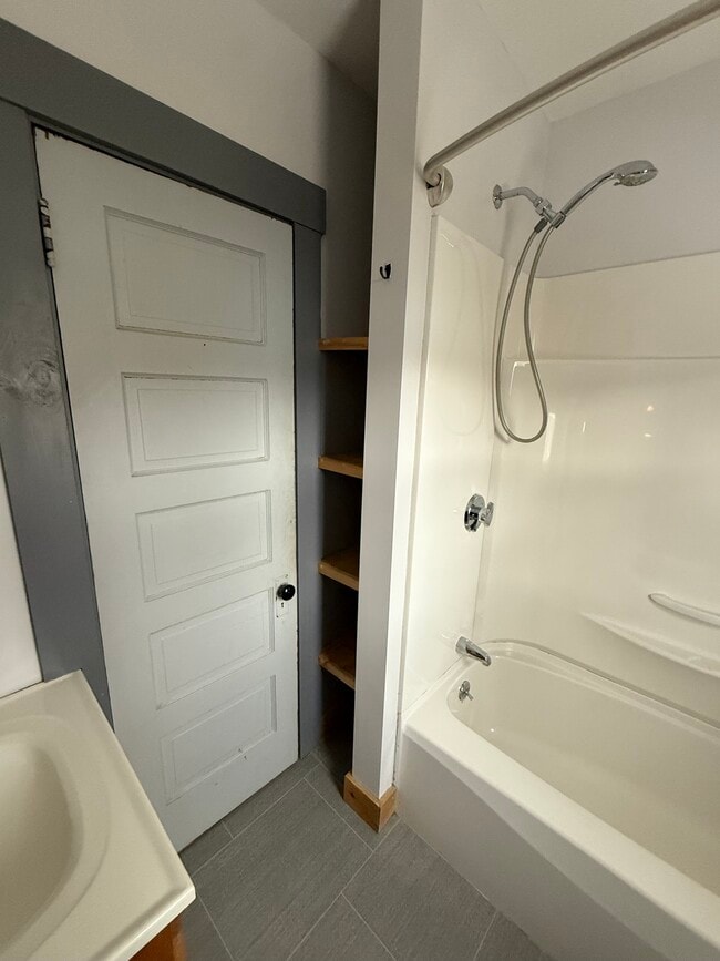 Photo - 58 Frost Pl Unit Frost Place Duplex