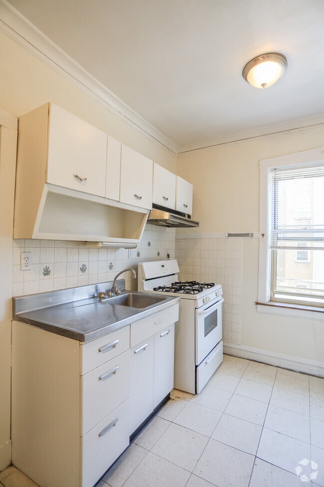 Building Photo - 7720 N Sheridan Rd Unit #3C Rental
