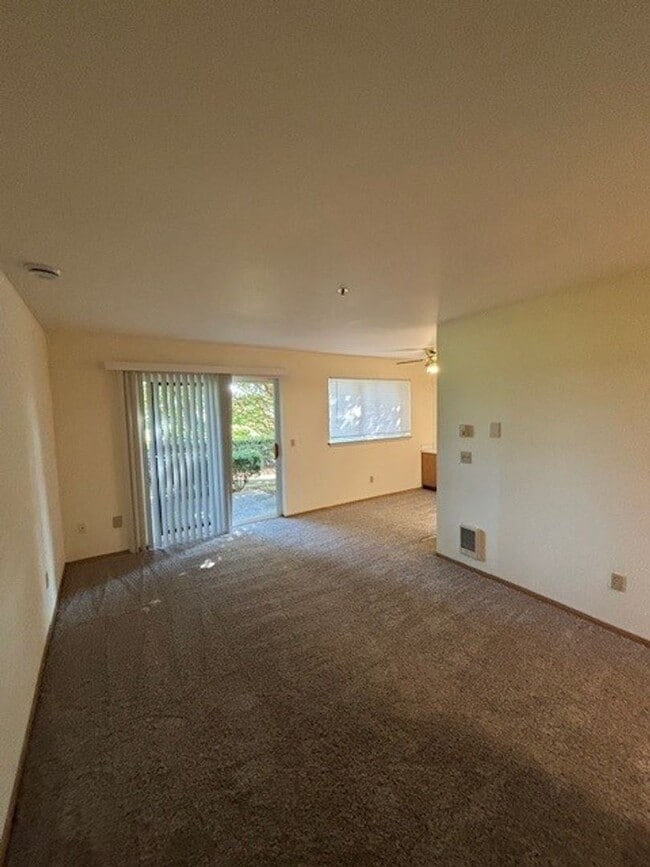 Photo - English Gardens Apartments