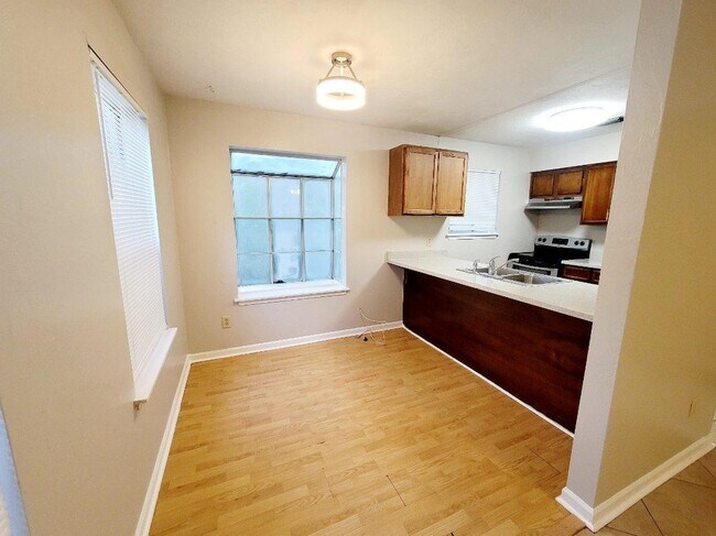 Photo - 2334 Sylvan Ct
