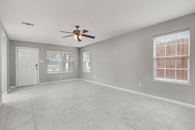 Photo - 1417 Hamburg St