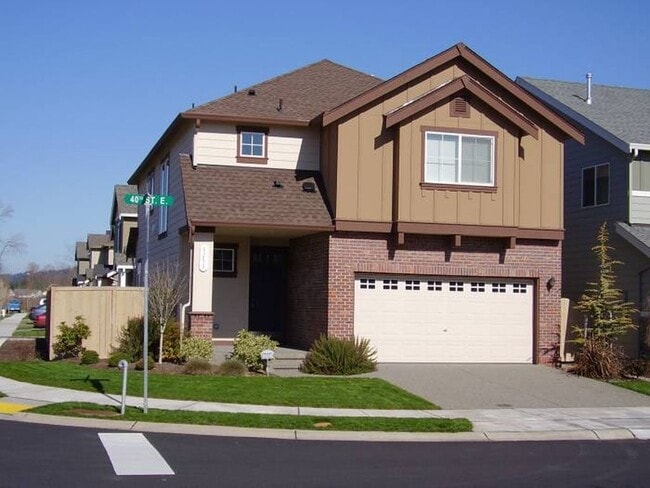 Building Photo - Nice 3 Bedroom plus den - Corner lot in Saddle Creek!