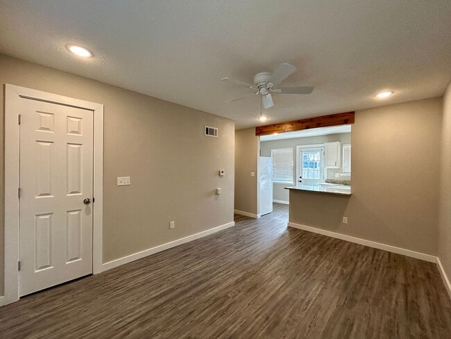 Photo - 634 N 6th St Unidad 634
