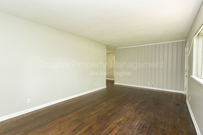 Photo - 1127 Clermont Dr