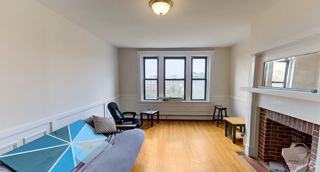 Building Photo - 1695 Commonwealth Ave Rental