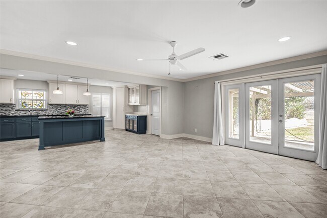 Photo - 10303 Greenwillow Dr