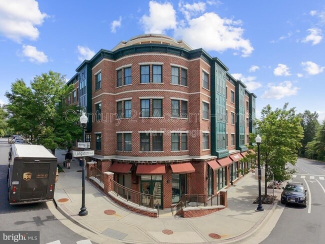 Building Photo - 2101 N Monroe St Unit 213 Rental
