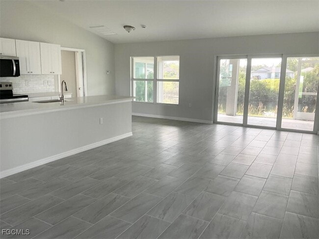 Building Photo - 1708 NE 33rd Ln Rental