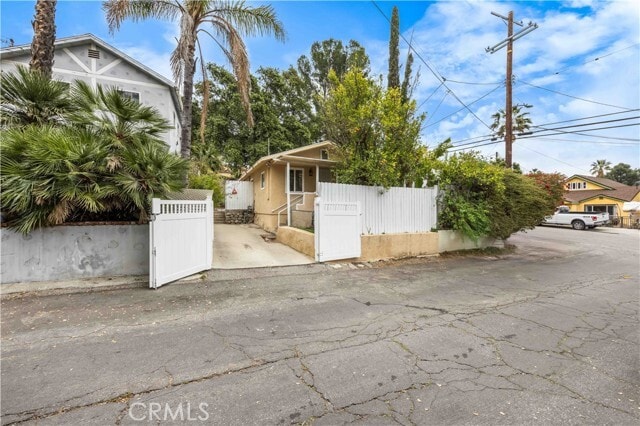 Building Photo - 10106 Gish Ave Rental