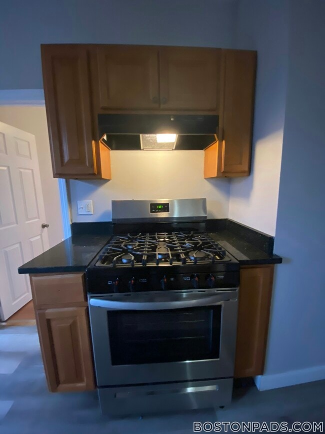 Photo - 96 Woodledge St Unit 3L