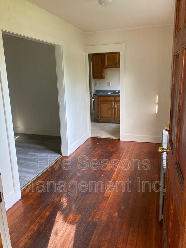 Photo - 370 Riverside Ave