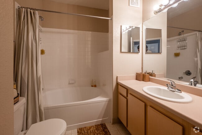 2 BR, 2 BA - 1,069 SF