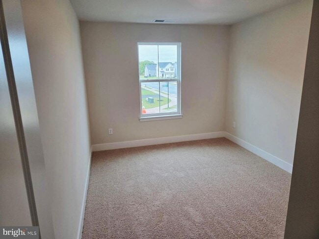 Photo - 232 Munsee Cir