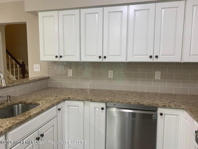 Photo - 248 Larchwood Ct