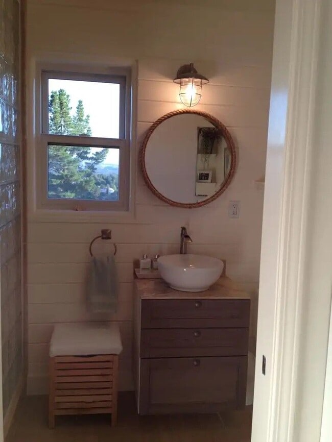 Photo - 575 Webster Dr