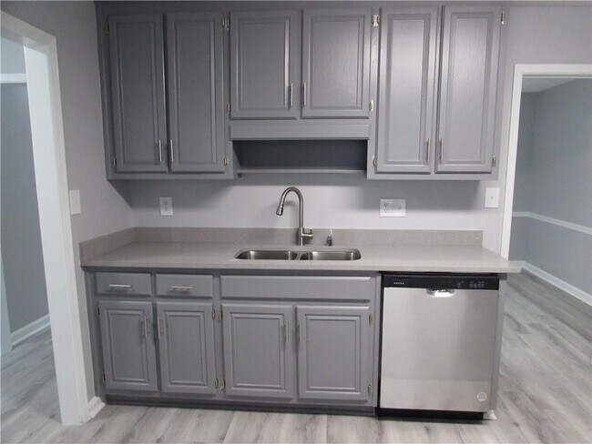 Photo - 1774 Twin Brooks Dr SE