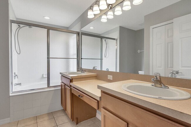 Photo - Summerport Unidad 5216 SW