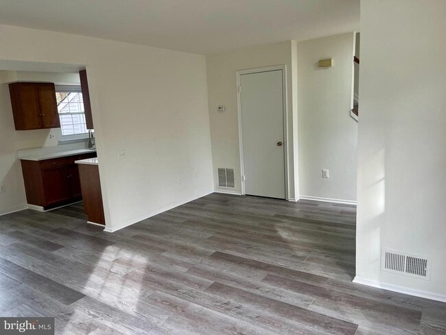 Building Photo - 702 Brandon Cir