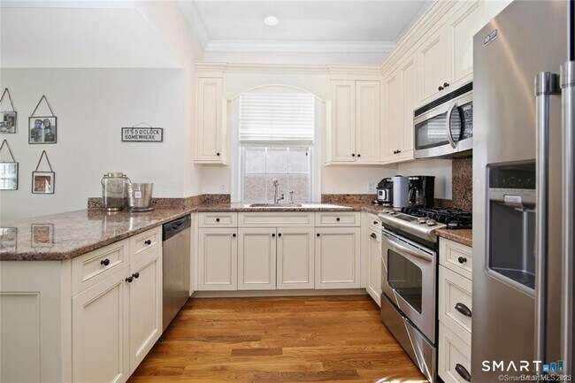 Photo - 1241 Post Rd