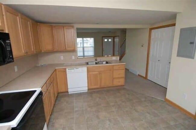Photo - 3880 Kenowa Ave SW