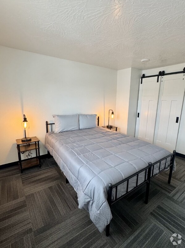Building Photo - 316 E Flaming Gorge Way Rental