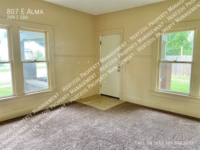 Photo - 807 E Alma-