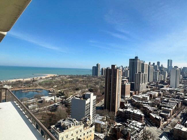 Photo - 1960 N Lincoln Park W Unidad 3008