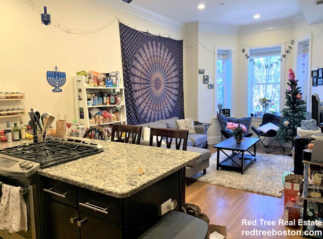 Photo - 1778 Commonwealth Ave Unidad 3