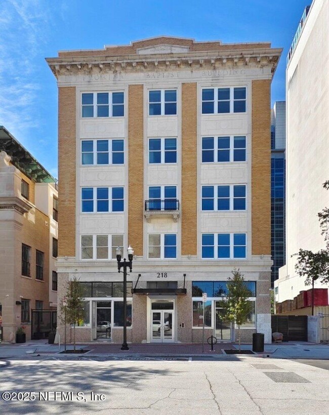 Building Photo - 218 E Church St Unit 201 Rental