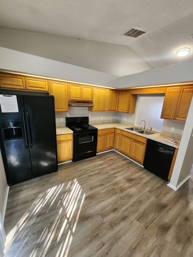 Photo - 5140 La Mancha Ct