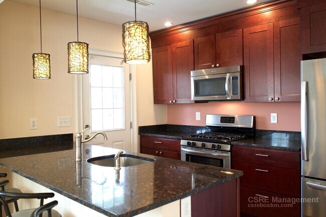 Photo - 66 Litchfield St Condo Unit 1