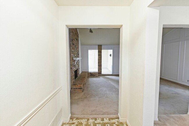 Photo - 2116 Winterstone Dr