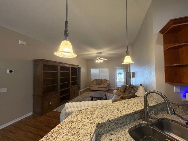 Photo - 4720 Decatur Cir