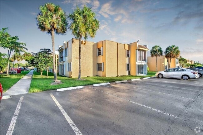 Building Photo - 9311 SW 4th St Unit 220B Rental