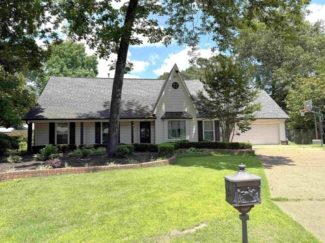 Building Photo - 1602 Bubbling Brook Dr