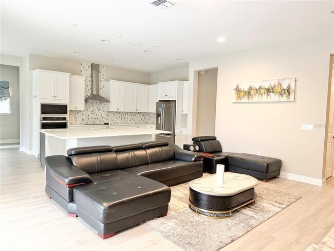 Photo - 19153 Planetree St