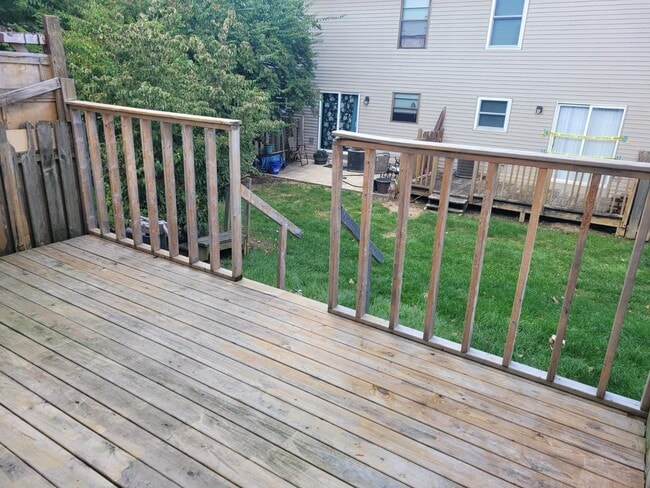 Photo - 872 Upholland Ln