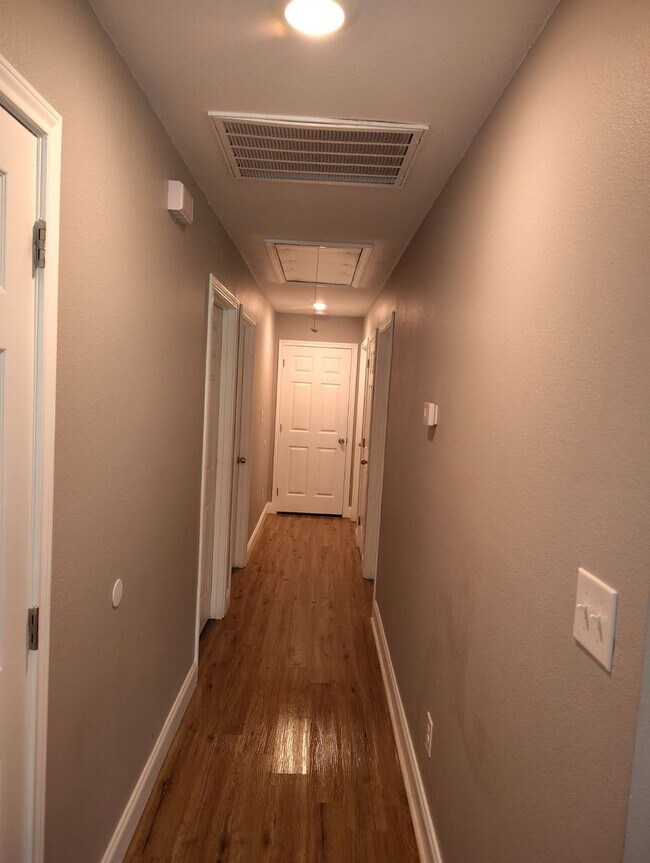 Photo - 1115 Charlie's Dr