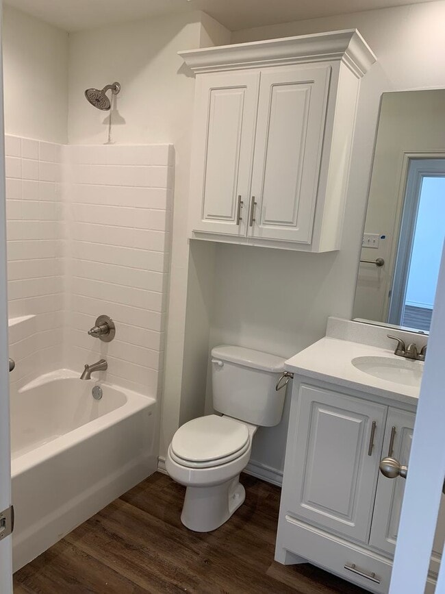 Building Photo - Beautiful brand new!! All the bells and wh... Unit B(2)