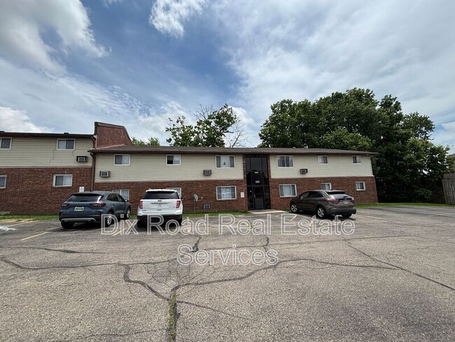 Photo - 739 Trumbull St